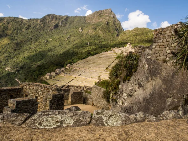 Machu Picchu Perú Mayo 2016 Caminando Dentro Las Ruinas Machu — Foto de Stock