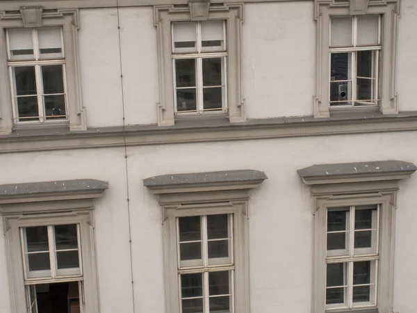 Vienna Austria May 2017 Architecture Windows Prewar Building Vienna — Stock Photo, Image