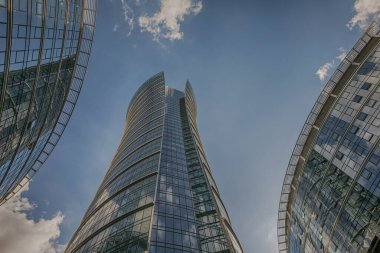 Varşova, Polonya - 19 Haziran 2017: Varşova 'da yeni, cam gökdelenler