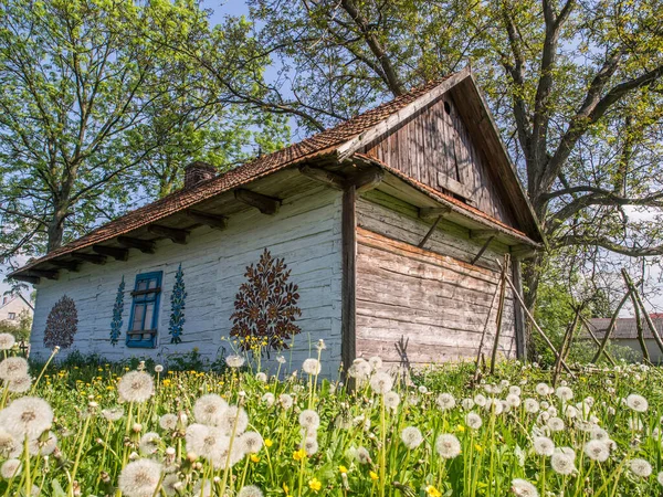 Zalipie Polônia Maio 2017 2017 Casa Com Molduras Azuis Flores — Fotografia de Stock