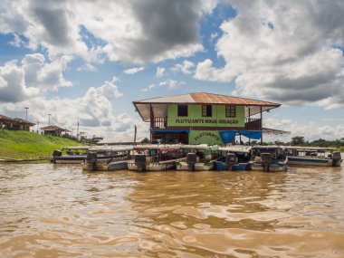 Benjamin, Brezilya - 09 Aralık 2017: Amazon Nehri Limanı, Brezilya