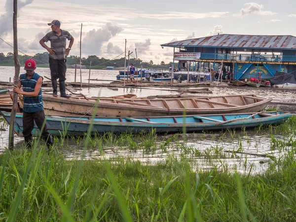 Tabatinga Brasil 2017 Enorme Tráfico Diferentes Tipos Barcos Mercancías Puerto — Foto de Stock