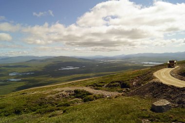 Glencoe Dağı Tatil Köyü 'nde teleferik gezisi. Büyüleyici manzaranın görüntüsü