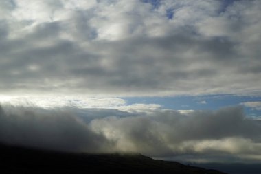 Kuzey İrlanda 'da gökyüzünde bulutlar