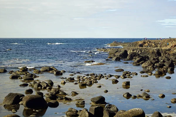 Giant Causeway Bestaat Uit Ongeveer 000 Gelijkvormig Gevormde Basaltzuilen Die — Stockfoto