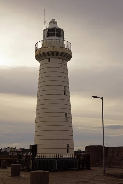 Vuurtoren Bij Ingang Van Haven Van Donaghadee Eerste Ierse Vuurtoren — Stockfoto