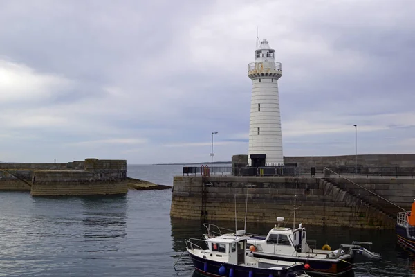 Vuurtoren Bij Ingang Van Haven Van Donaghadee Eerste Ierse Vuurtoren — Stockfoto