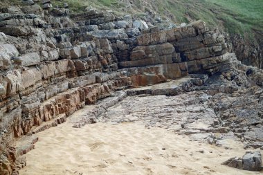 Körfeze resmi olarak Boyeghether Körfezi deniyor ama yerel halk tarafından Cinayet Deliği Sahili olarak adlandırılıyor..