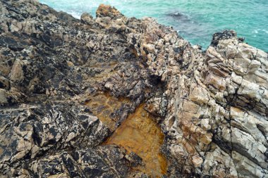 Körfeze resmi olarak Boyeghether Körfezi deniyor ama yerel halk tarafından Cinayet Deliği Sahili olarak adlandırılıyor..