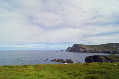 İrlanda kıyıları - Glencolumbkill ve Malin Beg arasındaki uçurumlar. İrlanda nereye bakarsan bak güzel manzaralarla doludur. Doğanın güzelliğini kelimelere dökmek zordur..