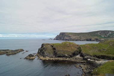 İrlanda kıyıları - Glencolumbkill ve Malin Beg arasındaki uçurumlar. İrlanda nereye bakarsan bak güzel manzaralarla doludur. Doğanın güzelliğini kelimelere dökmek zordur..