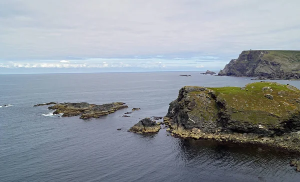 アイルランドの海岸 GlencolumbkillとMalin Begの間の崖 アイルランドはどこを見ても美しい風景でいっぱいです 自然の美しさは言葉にするのが難しい — ストック写真
