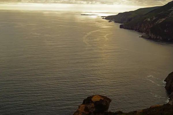 位于爱尔兰多纳加尔县西部大西洋沿岸的滑崖联盟悬崖高601米 是该地区的主要景点之一 — 图库照片