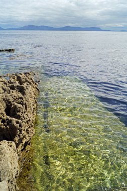 Vahşi Atlantik Yolu, St. John 's Point' in dar yarımadasını geçiyor. Yarımadanın güney ucunda, aslında St. John 's Point' te, yol tipik bir İrlanda manzarasına çıkar. McSwyne Körfezi ve Adja 'nın en iyi manzarası her zaman oradadır.