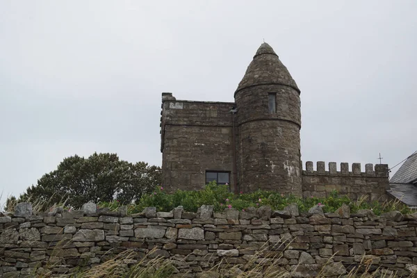 Landesinneren Liegt Das Classiebawn Castle Vor Der Kulisse Von Ben — Stockfoto
