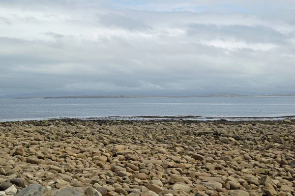 Blacksod Point, Mullet Yarımadası 'nın güney ucunda, Erris, County Mayo, Blacksod Körfezi girişinde..