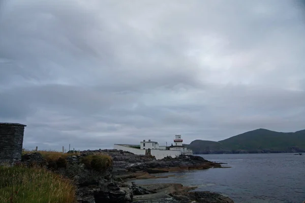 Uno Los Faros Irlandeses Más Occidentales Encuentra Isla Valentia Carretera — Foto de Stock