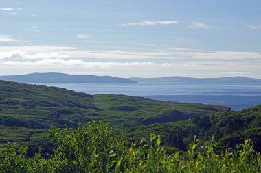 County Cork 'taki Beara Yarımadası' ndaki Gour Viewpoint harika manzaralı yüksek bir nokta. Bu bir Vahşi Atlantik Yolu Keşif Noktası..