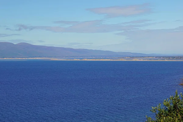 アイルランドの海岸 野生の崖の魅力的な自然 アイルランドはどこを見ても美しい風景でいっぱいです 自然の美しさは言葉にするのが難しい — ストック写真