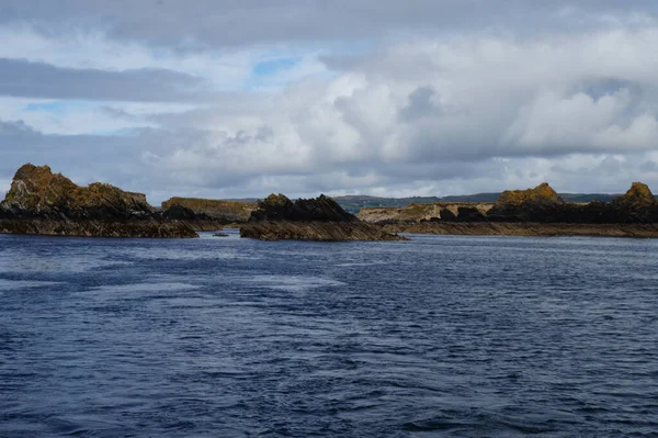 密罗斯岛位于爱尔兰南部的凯尔特海 凯尔特海 Celtic Sea 是位于爱尔兰南部海岸 威尔士西南海岸 德文郡和康沃尔北部海岸之间的一个大西洋海域 西方国家 — 图库照片