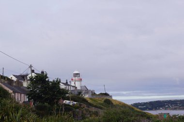 Roche 'un Deniz Feneri, İrlanda' nın Cork Harbor şehrinin girişinde yer almaktadır. 4 Haziran 1817 'de Cork Limanı' nda gemilere rehberlik etmek için bir deniz feneri kuruldu..