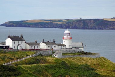 Roche 'un Deniz Feneri, İrlanda' nın Cork Harbor şehrinin girişinde yer almaktadır. 4 Haziran 1817 'de Cork Limanı' nda gemilere rehberlik etmek için bir deniz feneri kuruldu..
