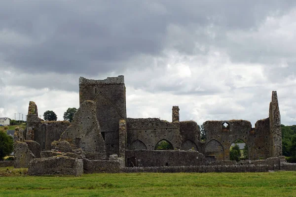 Hore Abbey Cashel Kayası Nın Karşısındaki Eski Bir Harabe — Stok fotoğraf