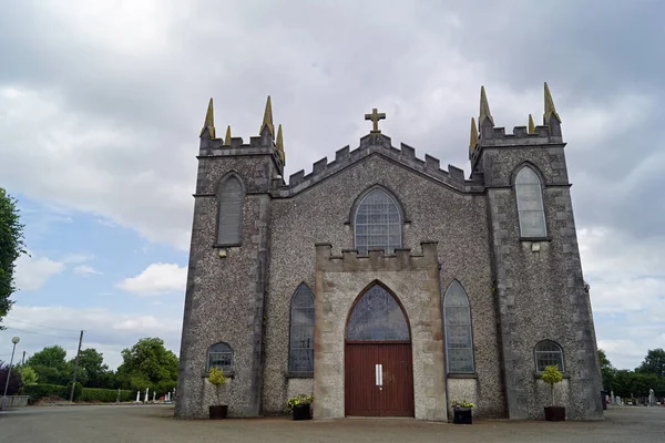 Εκκλησία Στην Ιρλανδία Κόκκινη Πόρτα — Φωτογραφία Αρχείου