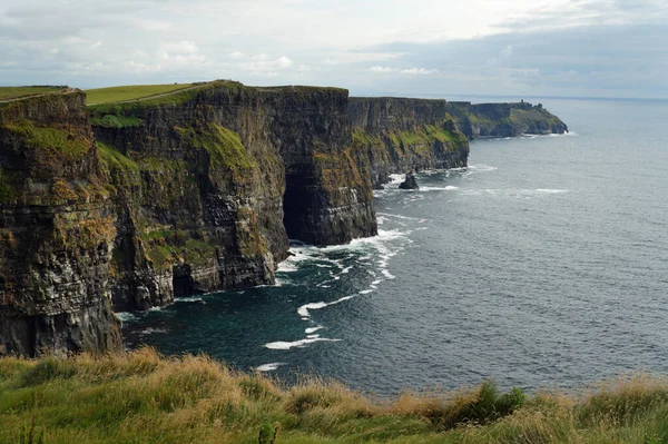 Die Cliffs Moher Sind Die Bekanntesten Klippen Irlands Sie Liegen — Stockfoto