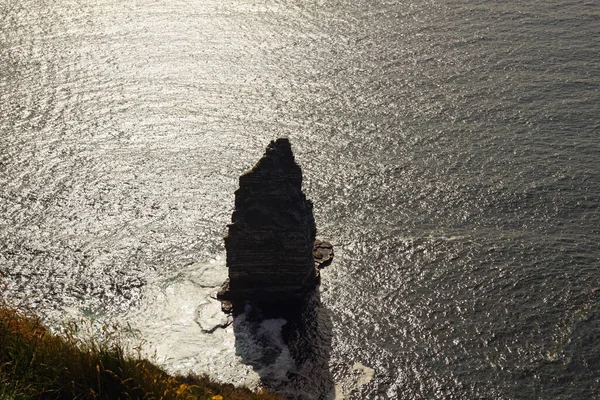 Cliffs Moher Είναι Πιο Γνωστοί Βράχοι Στην Ιρλανδία Βρίσκονται Στη — Φωτογραφία Αρχείου