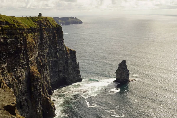 Cliffs Moher Irlands Mest Kända Klippor Ligger Den Sydvästra Kusten — Stockfoto