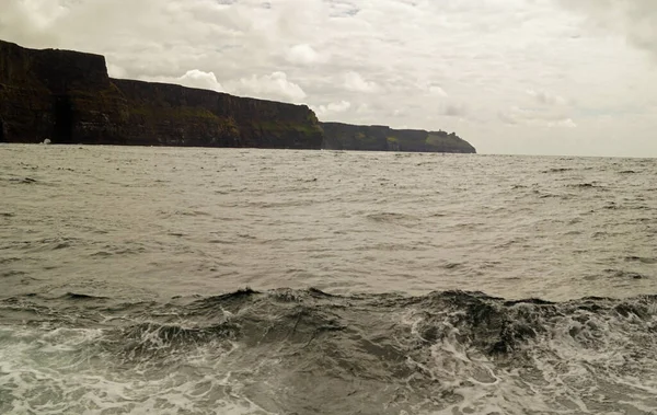 Vahşi Atlantik Yolu Moher Kayalıklarında Tekne Gezisi Moher Kayalıkları Rlanda — Stok fotoğraf