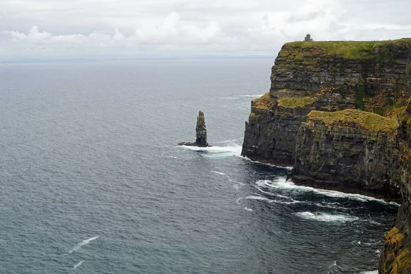 Cliffs Moher Irlands Mest Kända Klippor Ligger Den Sydvästra Kusten — Stockfoto