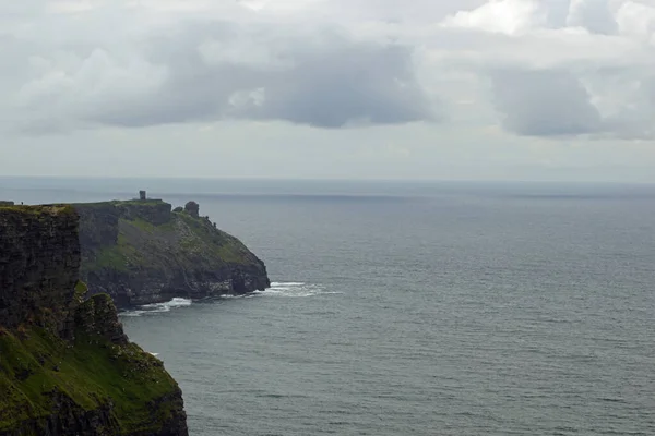 Cliffs Moher Irlands Mest Kända Klippor Ligger Den Sydvästra Kusten — Stockfoto
