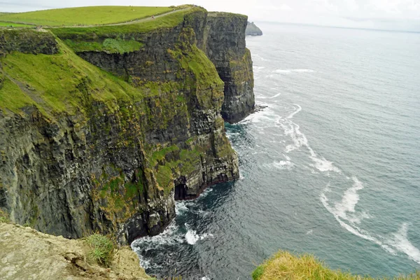 Cliffs Moher Irlands Mest Kända Klippor Ligger Den Sydvästra Kusten — Stockfoto