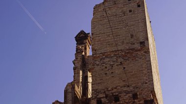 Almanya Halle 'deki Boellberg fabrika binasının yıkıntısı. 