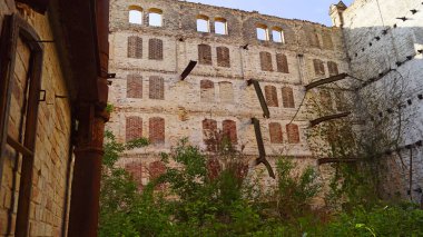 Almanya Halle 'deki Boellberg fabrika binasının yıkıntısı. 