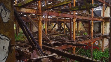 Almanya Halle 'deki Boellberg fabrika binasının yıkıntısı. 