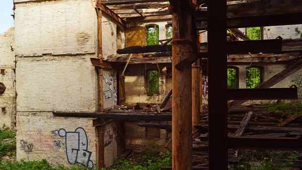 ドイツのハルにあるBoellberg工場複合施設の貯蔵棟の廃墟 — ストック写真