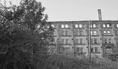 Almanya Halle 'deki Boellberg fabrika binasının yıkıntısı. 
