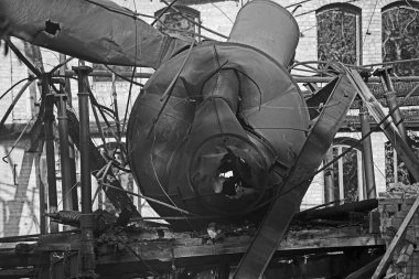 Halle 'deki Boellberger değirmeninin eski deposunda hortum filtresi 