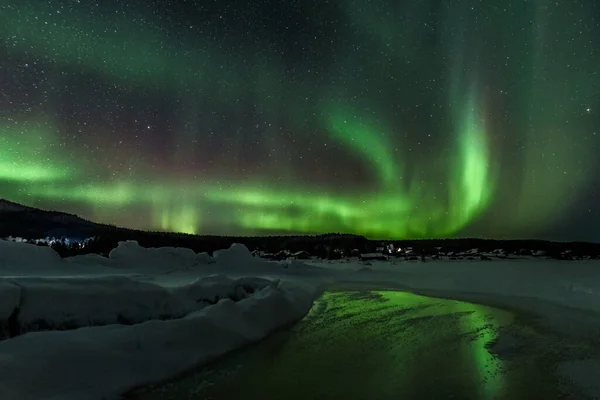 Reflektion Aurora Borealis Isen Kolvitsa Riv — Stockfoto