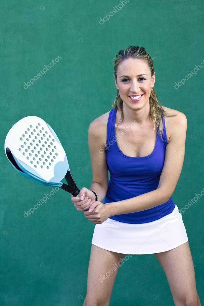 Deportista, mujer jugando paddle — Foto de stock #55253997