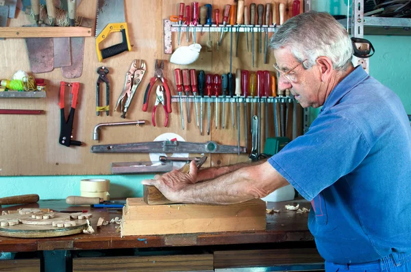 Cabinetmaker working in the wood — Stock Photo, Image