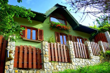 Schei Cvartal, Brasov, Transilvanya 'nın doğusunda. Tipik şehir manzarası. Brasov Romanya 'nın merkezidir. 300.000 kişi..