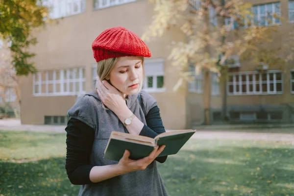 Young Student Reading Book School Campus Woman Red Beret European — Stock Photo, Image
