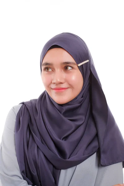 Schöne Asiatische Muslima Frau Modell Posiert Auf Weißem Hintergrund Mit — Stockfoto