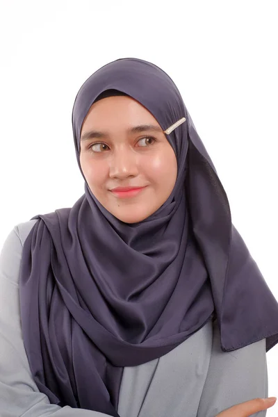Linda Asiática Muslimah Mulher Modelo Posando Fundo Branco Com Expressão — Fotografia de Stock