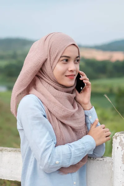 Close Portret Van Gelukkig Jong Mooi Aziatisch Vrouw Hijab Met — Stockfoto