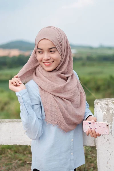 Close Portrait Happy Young Pretty Asian Woman Hijab Green Farm — Stock Photo, Image